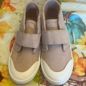 Súper cute and comfy shoes size 8